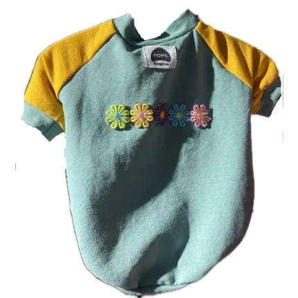 ძაღლის ყვავილებიანი მაისური